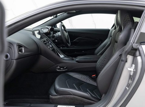 Aston Martin DBS Superleggera 9