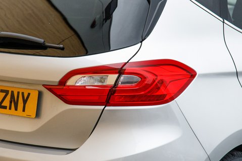 Ford Fiesta TITANIUM 9