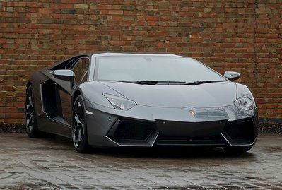 Lamborghini Aventador LP 700-4