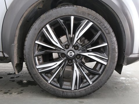 Nissan Juke 1.0 DIG-T Tekna+ DCT Auto Euro 6 (s/s) 5dr 26