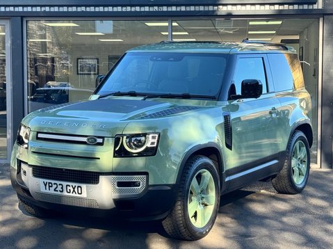 Land Rover Defender 75TH LIMITED EDITION 3