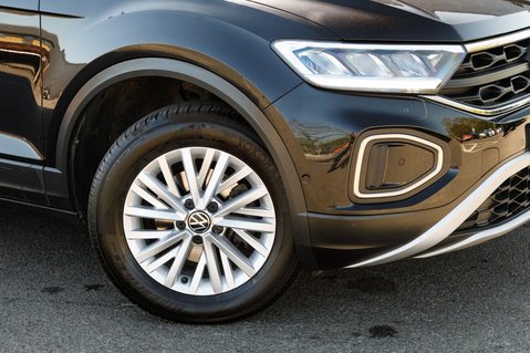 Volkswagen T-Roc LIFE TSI 11