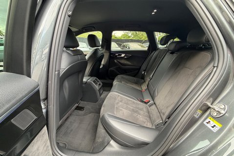 Audi A4 AVANT TDI S LINE BLACK EDITION -B&O - VIRTUAL COCKPIT -REVERSE CAMERA  26