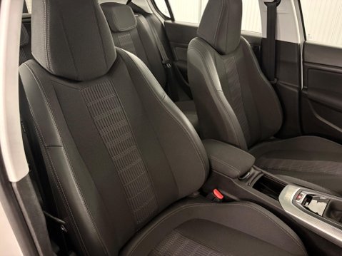 Peugeot 308 1.2 PureTech GPF Allure Euro 6 (s/s) 5dr 9
