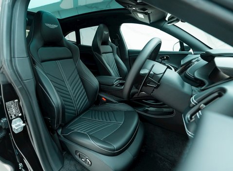 Aston Martin DBX 707 10