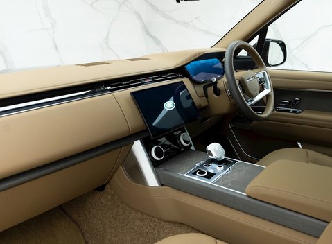 Land Rover Range Rover P530 SV 19