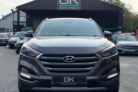 Hyundai TUCSON CRDI PREMIUM SE - 2 OWNERS - 10 HYUNDAI SERVICES  12