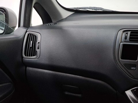Kia Rio 1.4 3 3dr 11