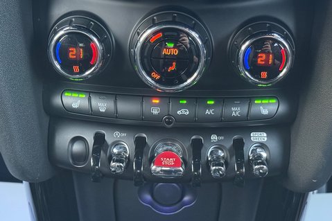 Mini Hatch JOHN COOPER WORKS - NANUQ WHITE - MINI SERVICE HISTORY 40