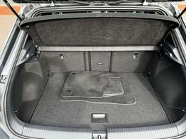 Volkswagen T-Roc 1.5 T-Roc R-Line TSI Semi-Auto 5dr 75