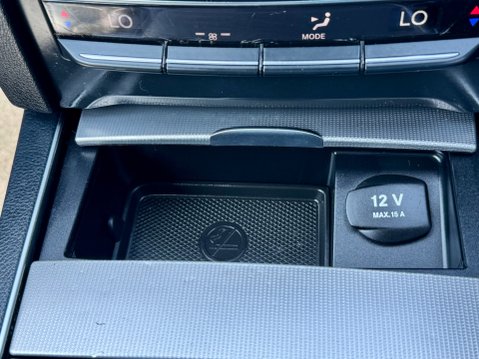 Mercedes-Benz E Class E220 BLUETEC AMG LINE 40