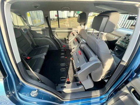 Volkswagen Touran 1.6 TDI BlueMotion Tech SE DSG Euro 5 (s/s) 5dr 56