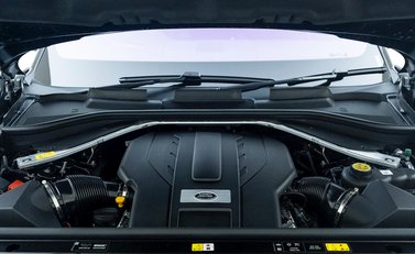 Land Rover Range Rover P530 Autobiography LWB 32