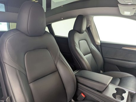 Tesla Model Y ModeL Y Long Range AWD 4WD 5dr 31