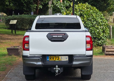 Toyota Hilux 2.8 HI-Luxury Invincible X D-4D 4WD Double Cab Auto 4WD 5dr 46