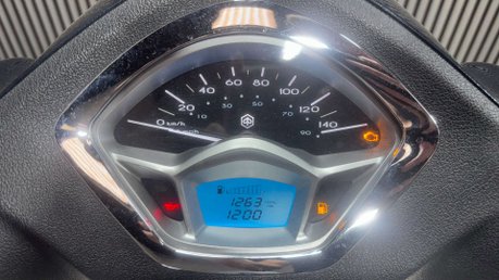 Piaggio Liberty 2021 1 OWNER ONLY 1200 MILES TOP BOX 125CC SCOOTER BIKE 35