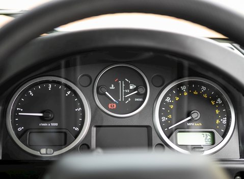 Land Rover Defender 110 Heritage Station Wagon 16