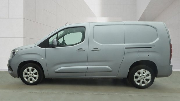 Vauxhall Combo LWB L2H1 Low Roof Limited 2300 Air Con Alloys Sensors EURO 6 NO VAT 7