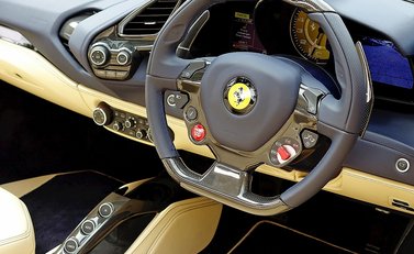 Ferrari 488 Spider 16