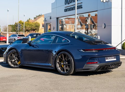 Porsche 911 GT3 TOURING (992) 4