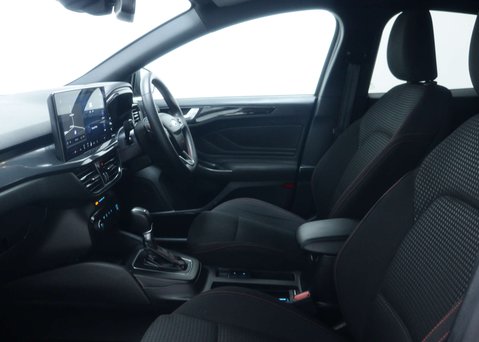 Ford Focus 1.0 Focus ST-Line MHEV Auto 5dr 41