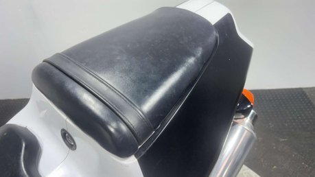 Honda RVF 2000 LATE REGISTERED GENUINE 8K CLASSIC 400CC SUPER SPORT 31