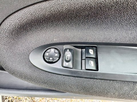 DS DS 3 PURETECH CONNECTED CHIC 18