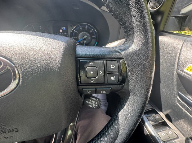 Toyota Hilux Invincible X | Auto | 2.8 LT | Double Cab | Sensors | EURO 6 | NO VAT 23