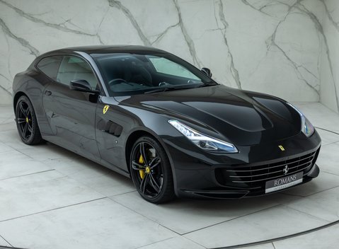 Ferrari GTC4 Lusso V12 11