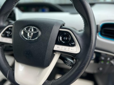 Toyota Prius VVT-I BUSINESS EDITION PLUS 44