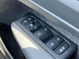 Volvo XC40 2.0 XC40 + B4 MHEV Auto 5dr 54