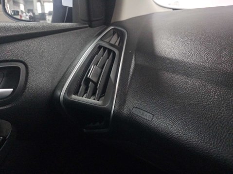 Ford Focus 1.6 Focus Zetec 105 5dr 77