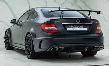 Mercedes-Benz C63 AMG Black Series 10