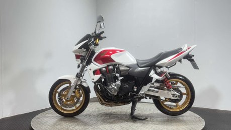 Honda CB 2008 26K OUTSTANDING CONDITION NEW MOT MUSCLE BIKE 1300CC 4