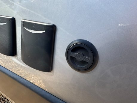 Vantage Ora luxury 2 berth panel van 17