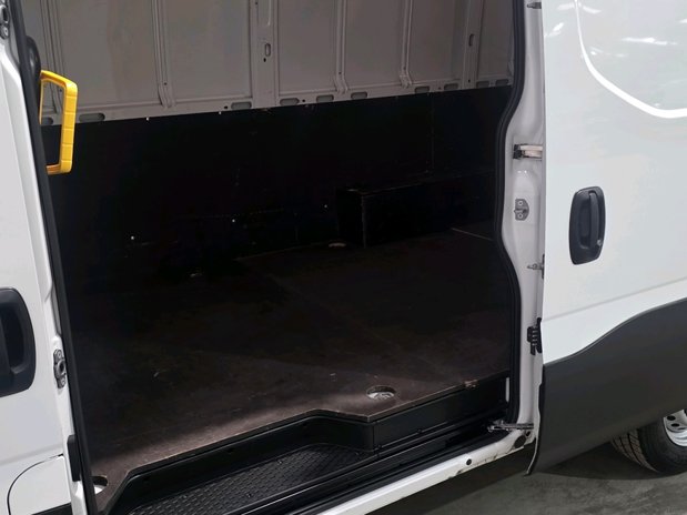 Iveco Daily DAILY BUISNESS 35S18 DIESEL 3.0 Van 3520L WB 14