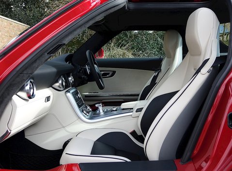 Mercedes-Benz SLS AMG 18