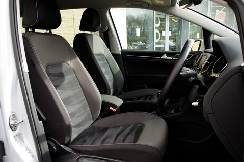 Volkswagen Golf SV GT TSI 31