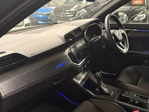 Audi Q3 1.5 TFSI CoD 35 S line S Tronic Euro 6 (s/s) 5dr 10