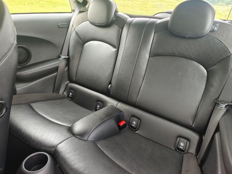 Mini Hatch 2.0 Cooper S Steptronic Euro 6 (s/s) 3dr 27