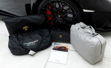 Lamborghini Huracan LP640-4 EVO 19