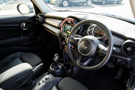 Mini Hatch COOPER CLASSIC
