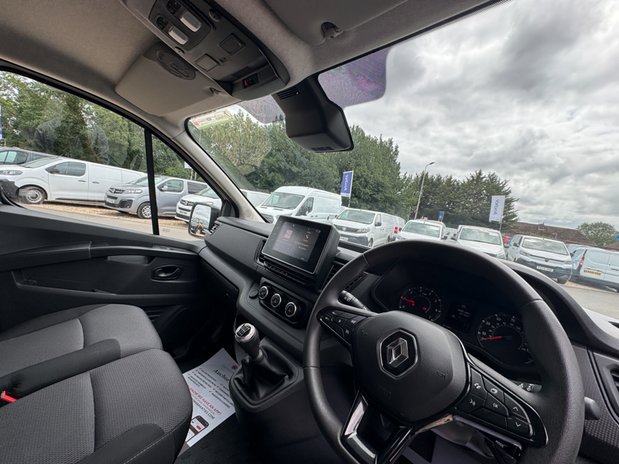 Renault Trafic LWB L2H1 Low Roof Business LL30 Air Con Sensors EURO 6 15