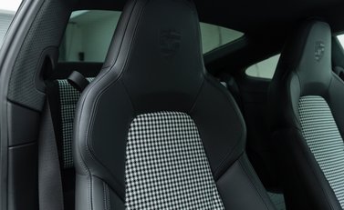 Porsche 911 SPORT CLASSIC (992) 15