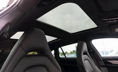 Porsche Panamera Turbo Sport Turismo 13
