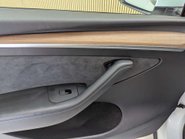 Tesla Model Y ModeL Y Long Range AWD 4WD 5dr 39