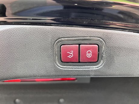 Mercedes-Benz E Class 2.0 E220d AMG Line (Premium) G-Tronic+ Euro 6 (s/s) 2dr 37