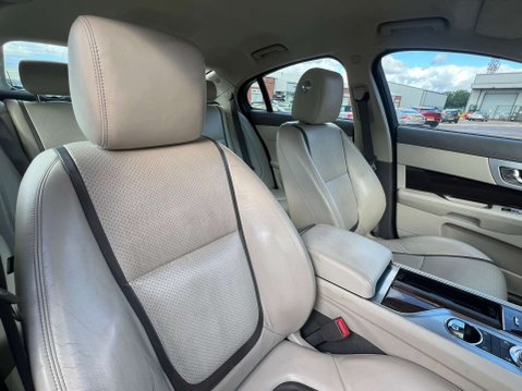 Jaguar XF 3.0 XF Portfolio V6 Automatic 4dr - NATIONAL DELIVERY* 14