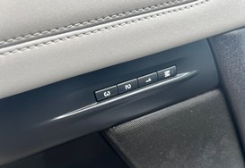 Land Rover Range Rover Evoque FIRST EDITION MHEV AUTO PAN ROOF 33