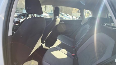 SEAT Arona TSI SE TECHNOLOGY 13